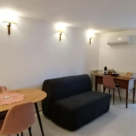 Domus Ai Mannesi * Naples