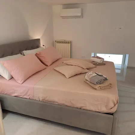 Domus Ai Mannesi Apartment *